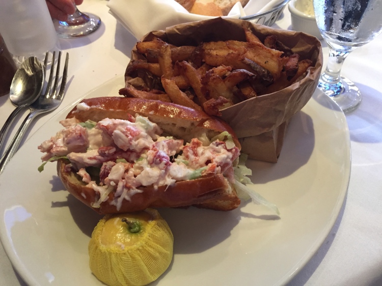 El lobster roll, un sándwich de langosta típico de Boston